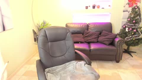 Isabela online show from January 2025 01:53:02 PM