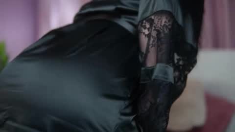  Isabel  online show from November 2025 08:00:01 PM