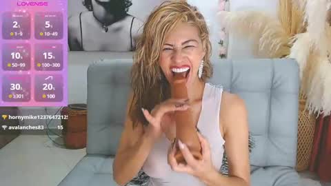 Snapshot of isabelhot1 chatting on February 2025 08:48:02 PM Isabel online show from February 2025 08:48:02 PM