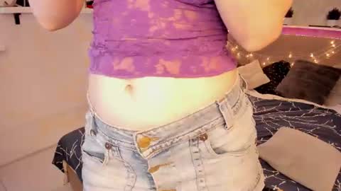 Snapshot of isabelkiss chatting on July 2026 01:02:01 PM IsabelKiss online show from July 2026 01:02:01 PM
