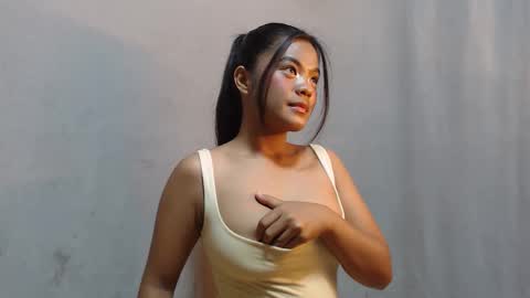 Isabell online show from May 2026 08:50:02 PM