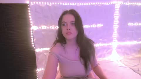 Snapshot of isabell3_ chatting on May 2026 04:42:01 AM Isabelle online show from May 2026 04:42:01 AM