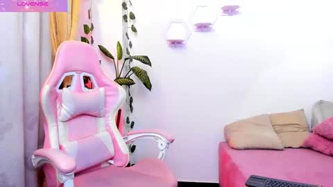 Isa online show from November 2025 01:10:02 PM