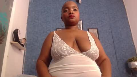 ISABELLA online show from November 2025 11:41:01 AM