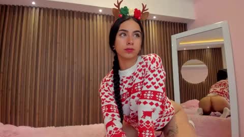 Isabella Cooper online show from December 2024 12:15:01 PM