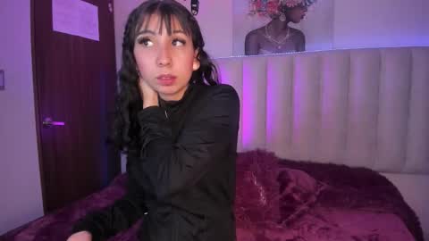 isabella_crofts online show from December 2025 02:51:01 AM