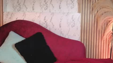 Snapshot of isabella_lt chatting on July 2026 10:21:02 AM online show from July 2026 10:21:02 AM