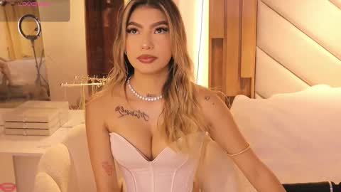 Isabella online show from December 2025 08:26:01 PM