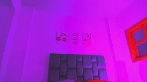 Isabella Moon9 online show from May 2026 11:40:01 AM
