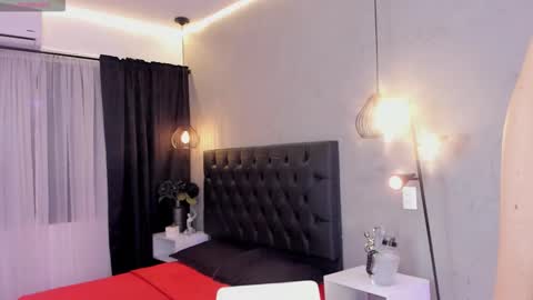 Isabella Nowa online show from March 2026 11:50:02 AM