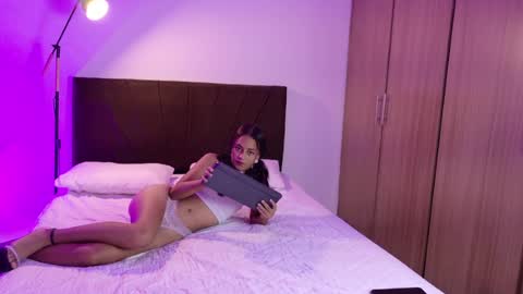 isabella santana online show from June 2026 07:28:02 PM