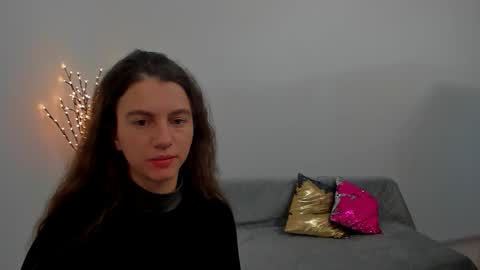 Isabella online show from April 2026 09:26:02 AM