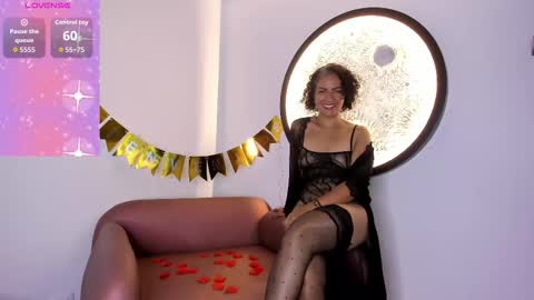 isabella_rosssi1 online show from September 2025 04:05:02 AM