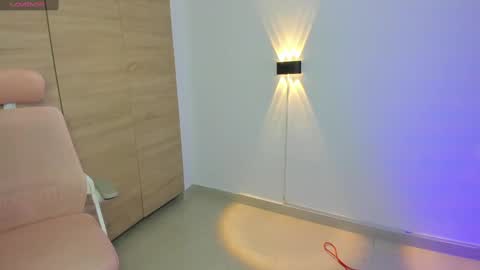 Snapshot of isabella_thomsonp chatting on March 2025 08:53:01 PM Isabella Thompson online show from March 2025 08:53:01 PM