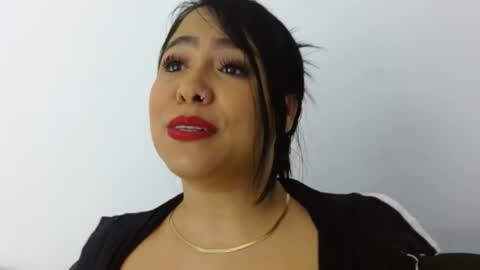 Snapshot of isabella_velvet27 chatting on May 2026 01:31:01 PM Isabella velvet online show from May 2026 01:31:01 PM