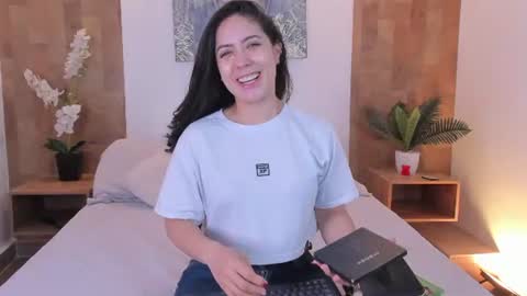 Snapshot of isabella_winkler chatting on June 2026 12:07:01 PM isabella_winkler online show from June 2026 12:07:01 PM