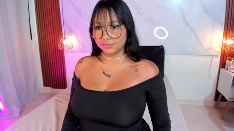 isabella zc online show from December 2025 07:32:01 PM