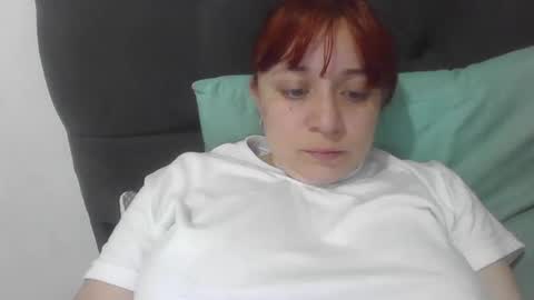 isabellaa_hills_ online show from November 2025 01:47:02 PM