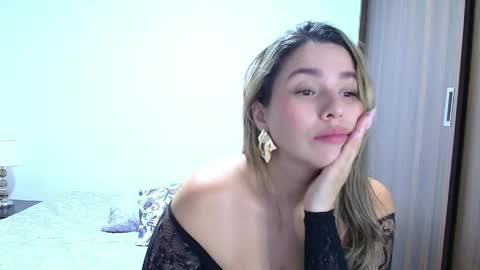 Snapshot of isabellaa_smith03 chatting on May 2026 01:00:01 AM isabellaa_smith03 online show from May 2026 01:00:01 AM