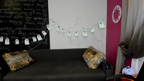 isabellabler online show from October 2025 12:50:02 PM