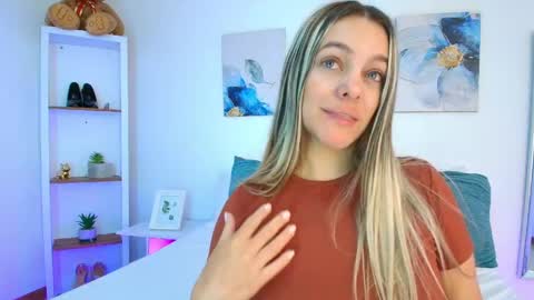 Isabella  online show from April 2026 01:17:02 PM