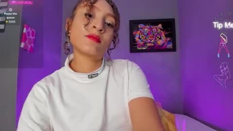 Isabella online show from October 2025 10:21:01 PM