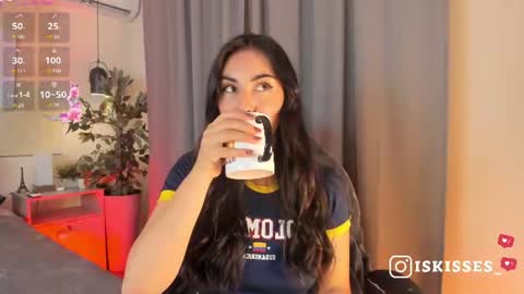 Snapshot of isabellasweet__ chatting on June 2026 03:40:02 AM online show from June 2026 03:40:02 AM