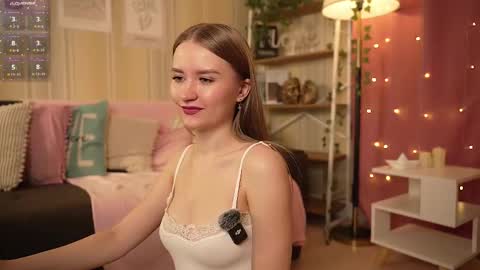 Bella online show from October 2025 04:32:02 AM