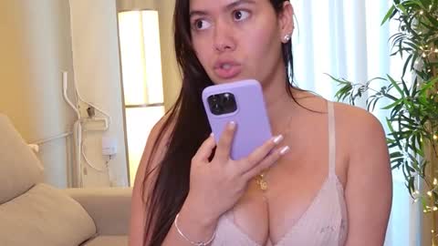 isabellauribe online show from March 2026 04:18:01 PM