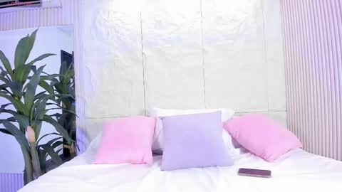 Isa  online show from December 2025 04:21:01 AM