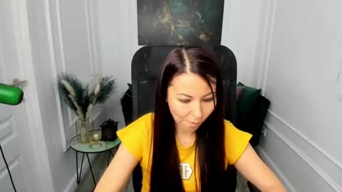 Snapshot of isabellesalvares chatting on June 2026 10:15:01 AM isabellesalvares online show from June 2026 10:15:01 AM