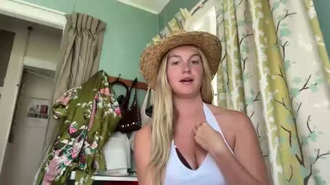 isabellesings online show from January 2026 01:30:01 AM