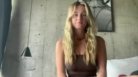 isabellesings online show from February 2026 05:26:01 AM