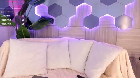 Snapshot of isabellestorm chatting on June 2026 03:53:01 AM online show from June 2026 03:53:01 AM