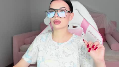 isabellevale online show from October 2025 06:08:01 PM