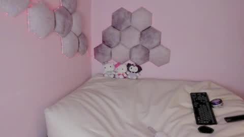 Snapshot of isabellmontt chatting on April 2026 12:21:01 PM isabellmontt online show from April 2026 12:21:01 PM