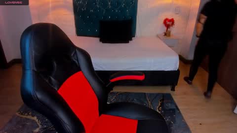 isabel  online show from March 2025 10:48:01 AM