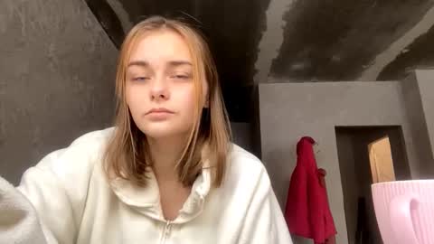 Snapshot of isauratorkelson chatting on November 2025 09:59:01 AM Issa online show from November 2025 09:59:01 AM