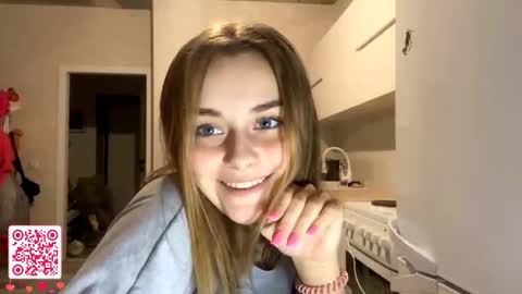 Snapshot of isauratorkelson chatting on November 2025 08:08:02 PM Issa online show from November 2025 08:08:02 PM