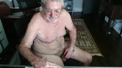Snapshot of iseemonkeys420 chatting on January 2025 07:22:01 PM iseemonkeys420 online show from January 2025 07:22:01 PM