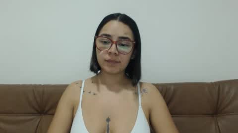 Emma online show from October 2025 04:45:02 AM