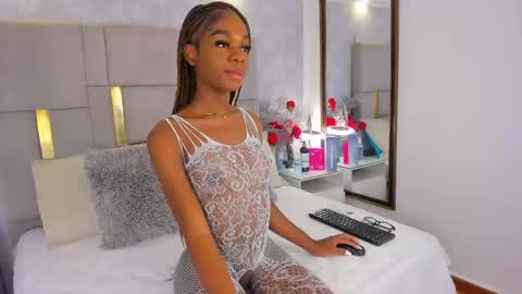 Snapshot of isisbrown_ chatting on April 2026 09:01:02 PM ISIS online show from April 2026 09:01:02 PM