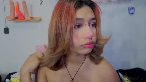 Isisjones18 online show from November 2025 10:02:02 AM