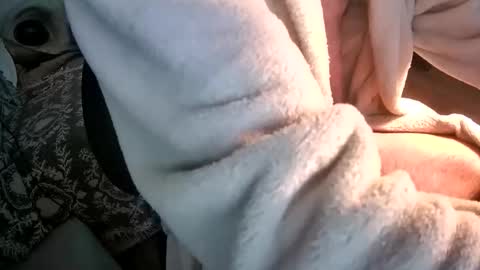 Snapshot of iskarius chatting on April 2026 09:31:02 PM Iskarius online show from April 2026 09:31:02 PM