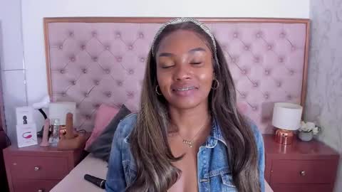 Vanessa online show from November 2025 11:23:02 AM