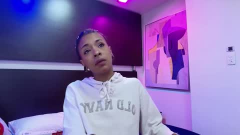 Snapshot of isla_stoones chatting on October 2025 12:39:02 PM isla stoones online show from October 2025 12:39:02 PM
