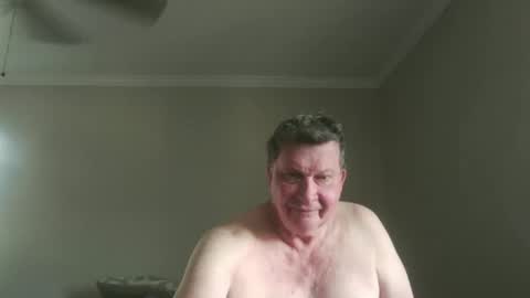 island625103 online show from September 2025 04:17:01 PM