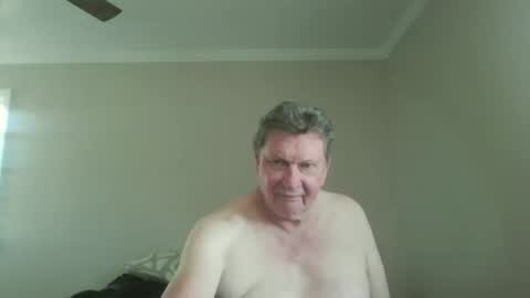 island625103 online show from September 2025 06:31:02 PM