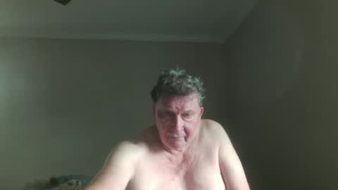 island625103 online show from October 2025 04:29:01 PM