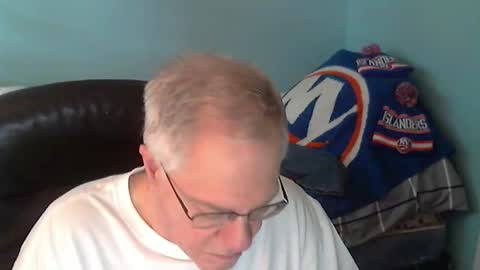 islesman22 online show from May 2026 10:38:01 PM